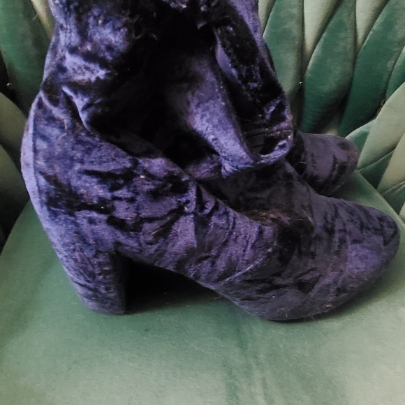 Lane Bryant Velvet Ankle Boots in Deep Blue Size 10W. - Picture 2 of 8